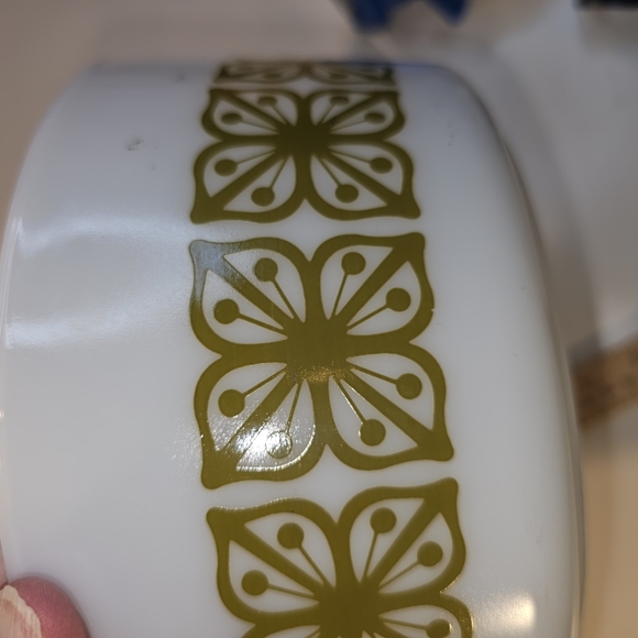 Vintage Pyrex Autumn Floral 2 1/2 Quart Casserole Dish - Picture 10 of 10